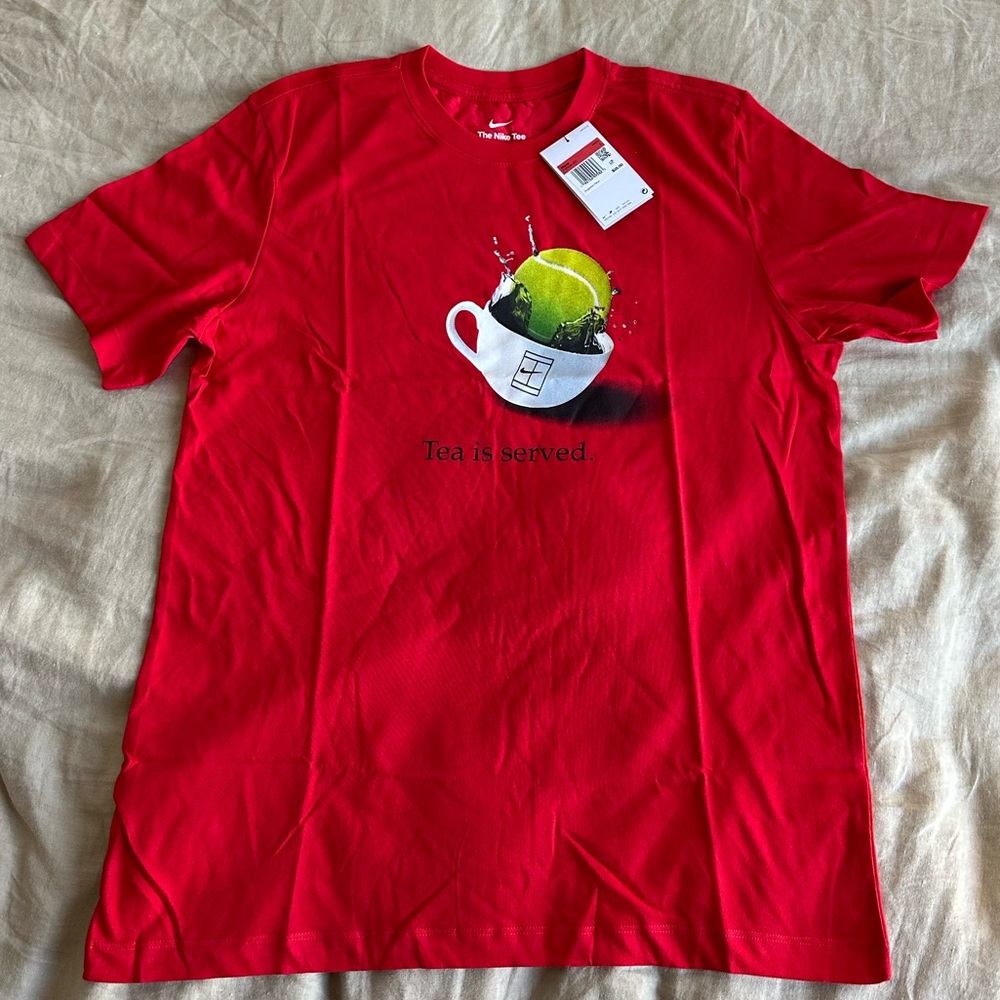 NWT Nike tennis graphic Tshirt men’s sz L red